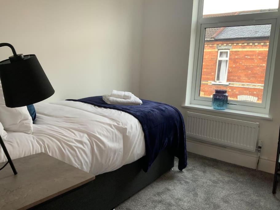 Centrally Located To The City Of Lincoln Exterior foto